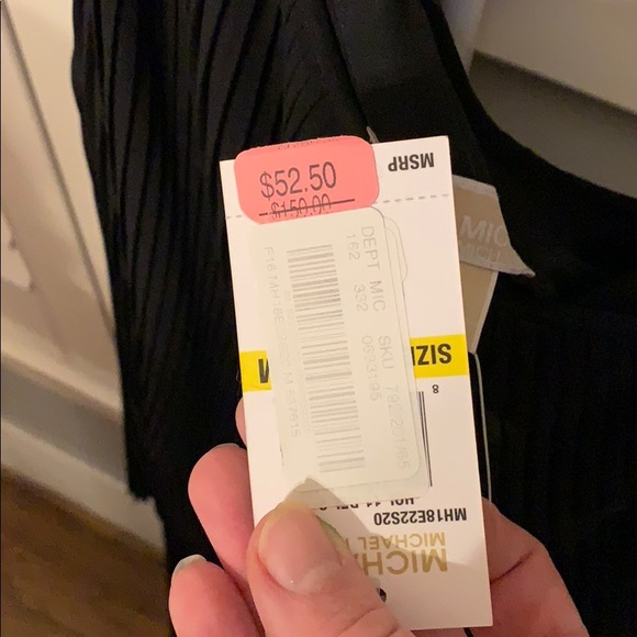 Black dress - Picture 3 of 3